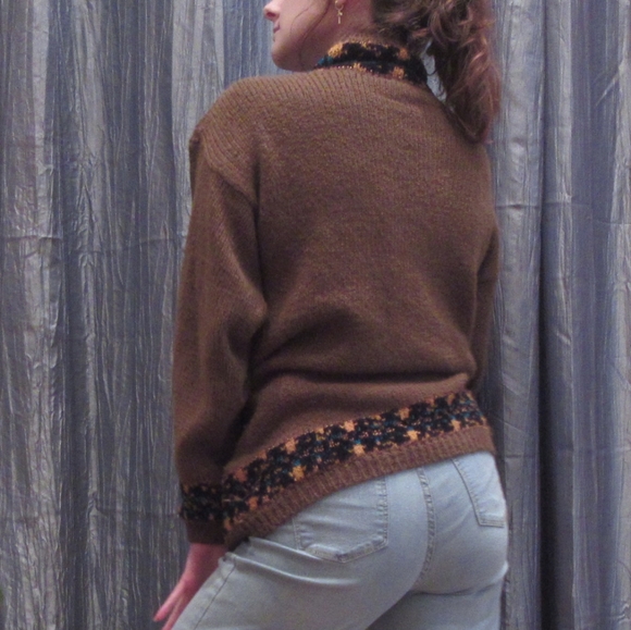 Vintage Oversized Geometric Chenille Olive Sweater - Picture 4 of 7